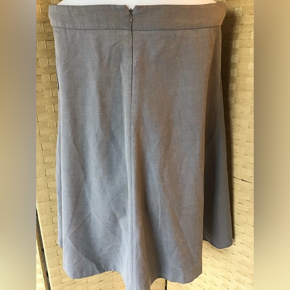 Merona skirt, size 8, gray pockets, lined, - Picture 2 of 6